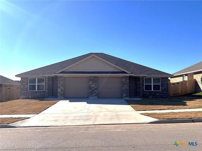 Building Photo - 1614 Risen Star Ln Unit B