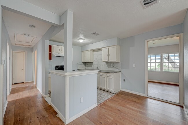 Photo - 3406 St Benedict St