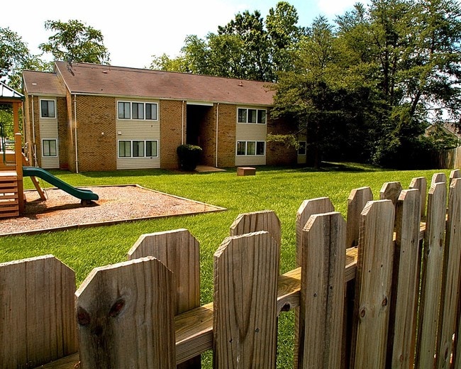 Lakeside Apartments