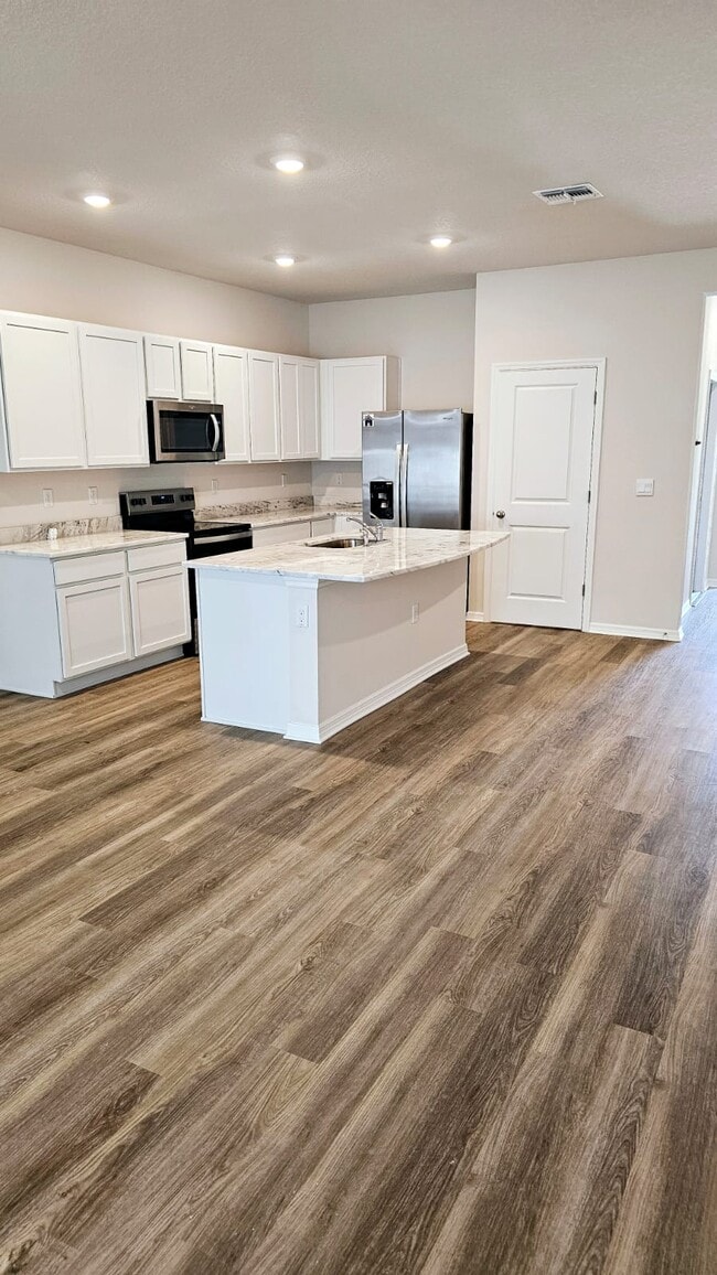 Photo - 2811 Banks Pointe Dr