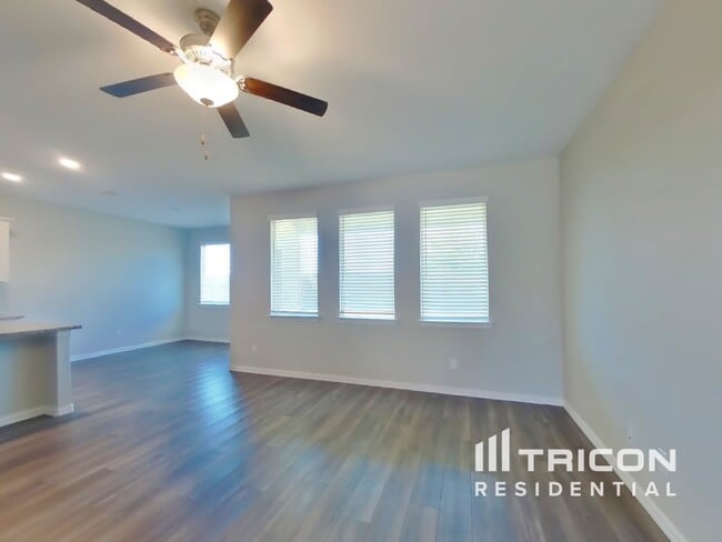 Photo - 1073 N Churchill Dr