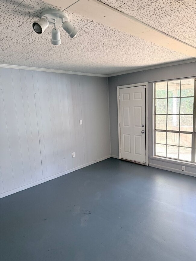 Photo - 4 bed 2 bath