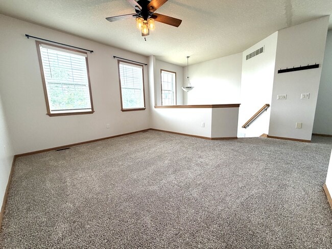 Photo - 1005 NE Kamies Ln