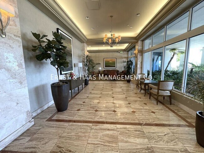 525 E Seaside Way Unit 1806