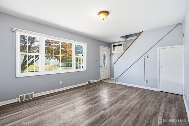 115 N Main St
