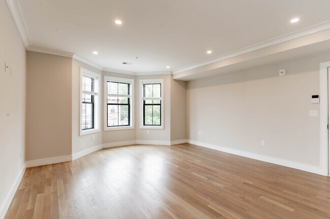Photo - 279 Lamartine St Unit 2