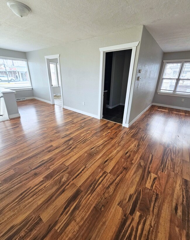 Photo - 1-603 1/2 N Superior Ave Unidad 603