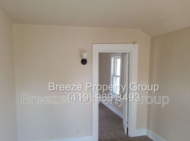 Photo - 135 Everett St