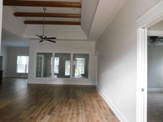 Photo - Grove Point Beauty