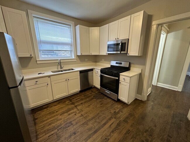 Photo - 6343 N Claremont Ave