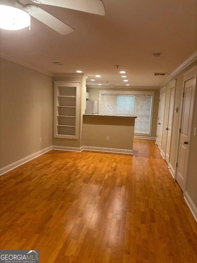 1035 S Barnett Shoals Rd