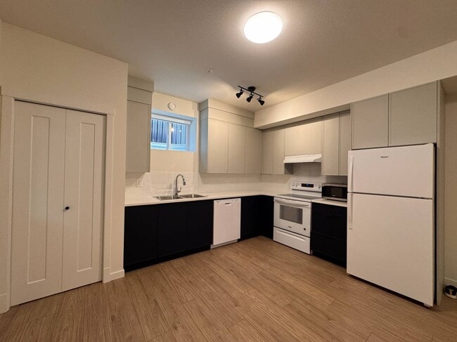 Photo - 11052 Lockwood St