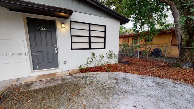Building Photo - 404 NW 21st Terrace
