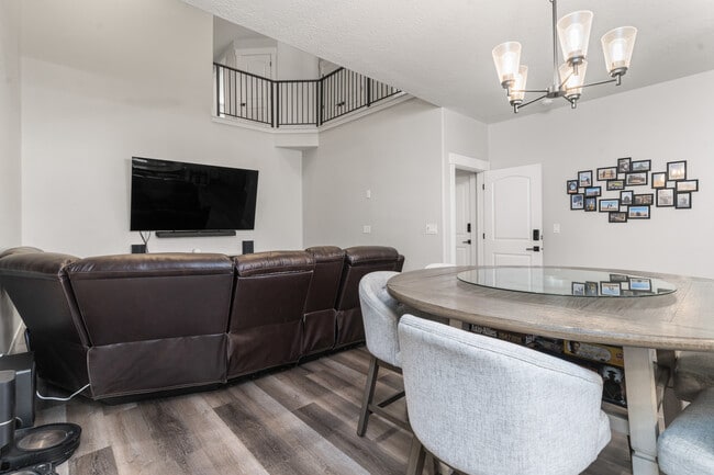 Photo - 1982 N 4040 W