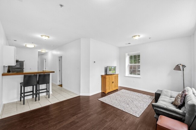 Photo - 4813 Calvert Rd