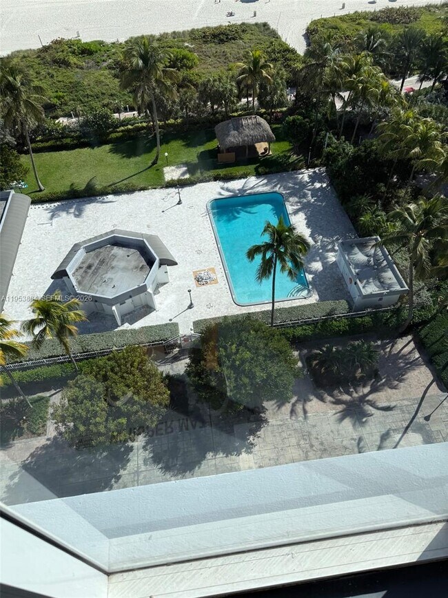 2401 Collins Ave Unit 908