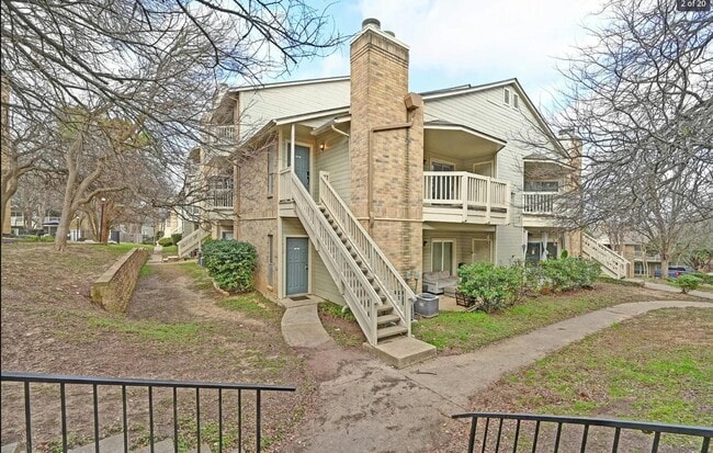 Building Photo - 2450 Wickersham Ln Rental