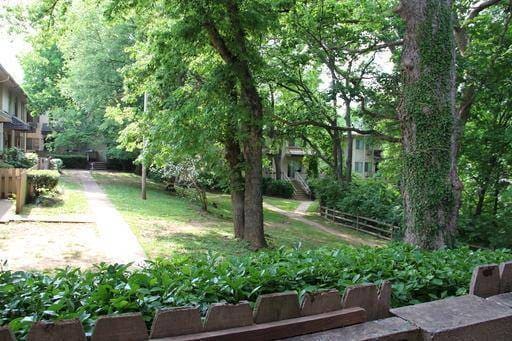 Photo - 550 Harding Pl (Nashville, TN)