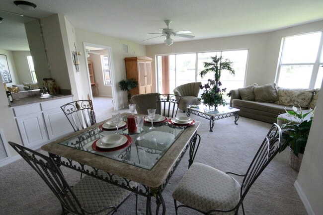 Building Photo - 2683 Emerald Lake Ct Unit 2683