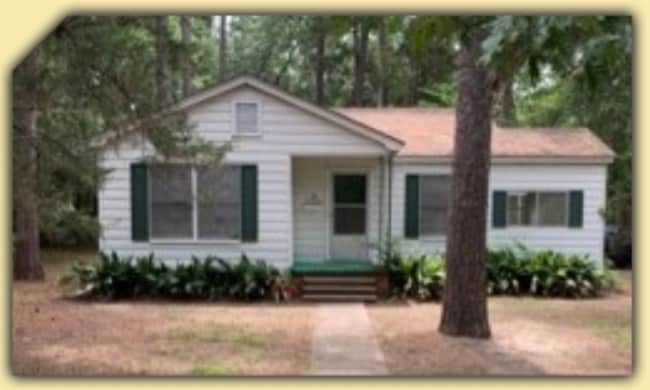 Photo - 404 Vivion St