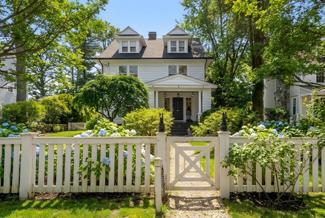 Photo - 13 Lockwood Ave