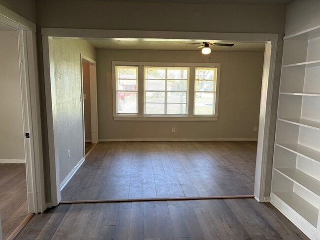 Photo - 2005 Glasshouse St