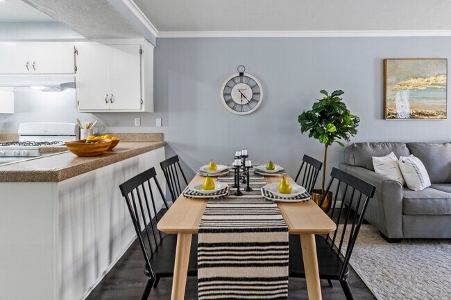 Photo - French Quarter Apartments