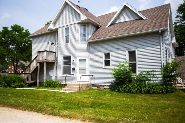 Building Photo - Charming 1-Bedroom Apartment Near Downtown Rochester with short term lease