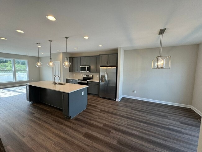 Photo - Townhouse for Rent in Preston Lake!