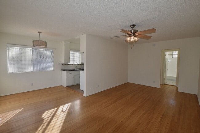 Photo - 5915 Fair Ave Unit 5913