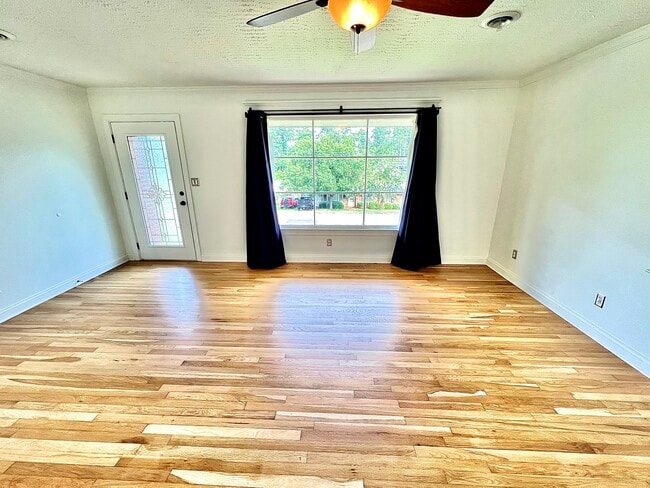 Photo - 1219 Oakdale Rd