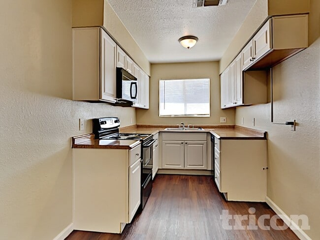 Photo - 5294 Acacia Way