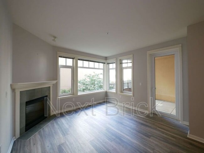 Photo - 109 2nd St S