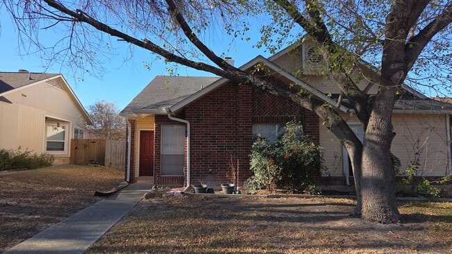 Building Photo - COMING SOON! Stoneridge Duplex Well-Maintained 3 Bedroom