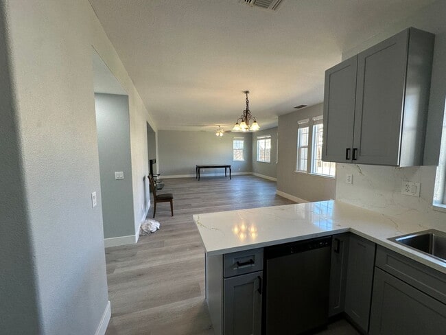 Photo - 1435 Lever Blvd