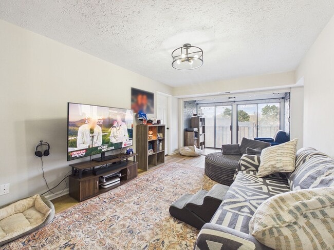 Photo - 1501 Bronwyn Rd Unit Apt 303