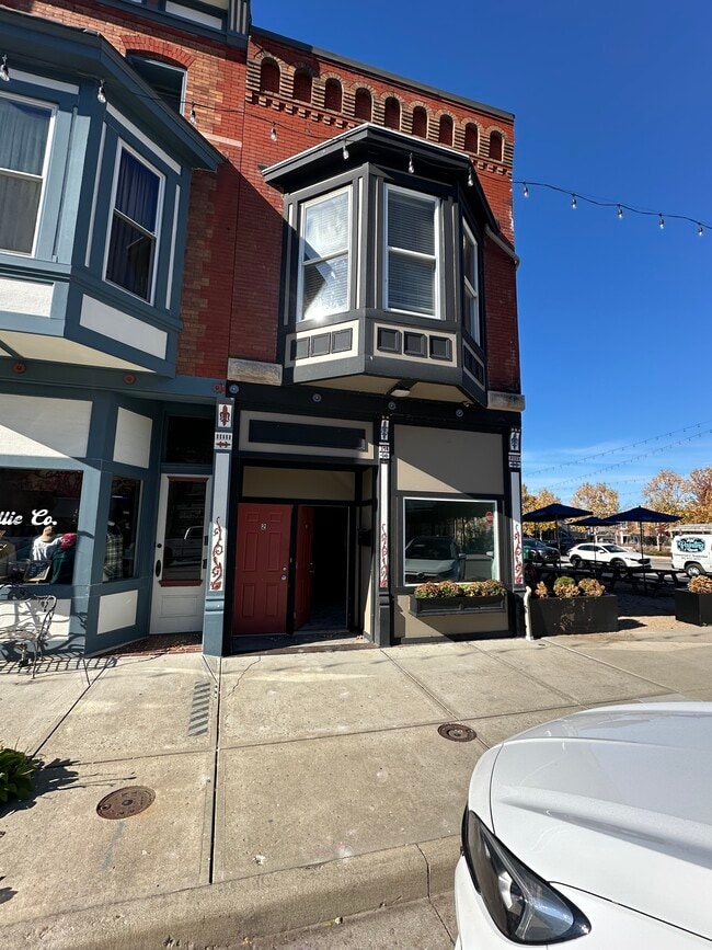 Photo - 35 E High St Unidad #1 Lower