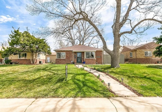 Photo - 3564 Magnolia St