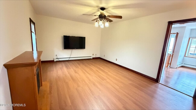 Photo - 120 2nd St
