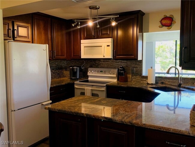 Photo - 7410 Lake Breeze Dr Unidad 201