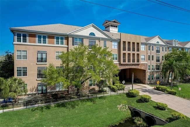 Building Photo - 4221 W Spruce St Unit 2420