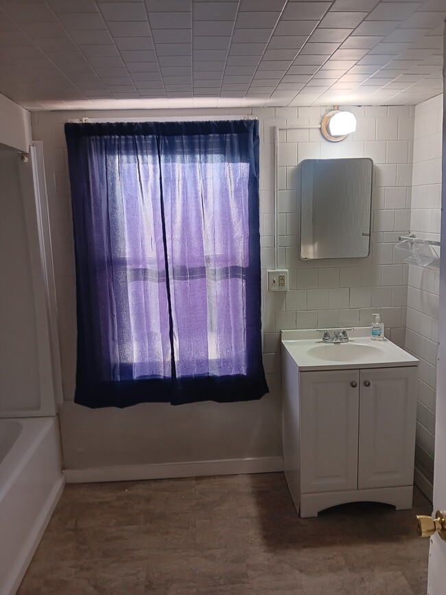 Photo - 206 State St