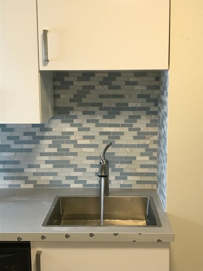 Photo - Updated 1BR Apt available now! Unit Floor 2 - Front