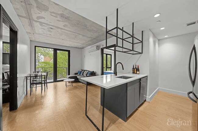 Photo - 458 E 25th St Unidad APT 201