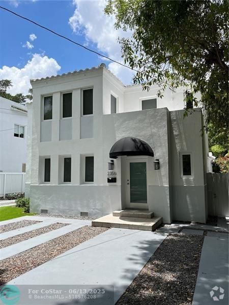 Building Photo - 2356 SW 16th Ave Rental