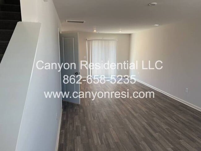 Photo - 535 Dayspring Dr