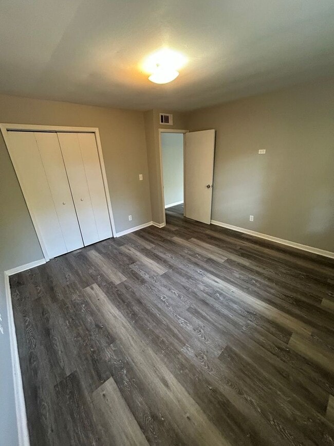 Photo - Apartment in Carrollton City Limits with a...