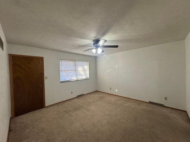 Photo - ***6 OR 12 MONTH  LEASE OPTIONS***4BR 2BA Home w/ Central Air • Porch • Great Location in Indepen...