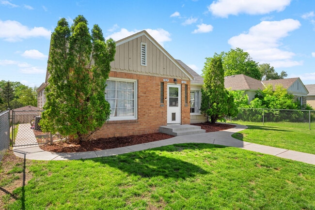 Photo - 5828 Lyndale Ave S