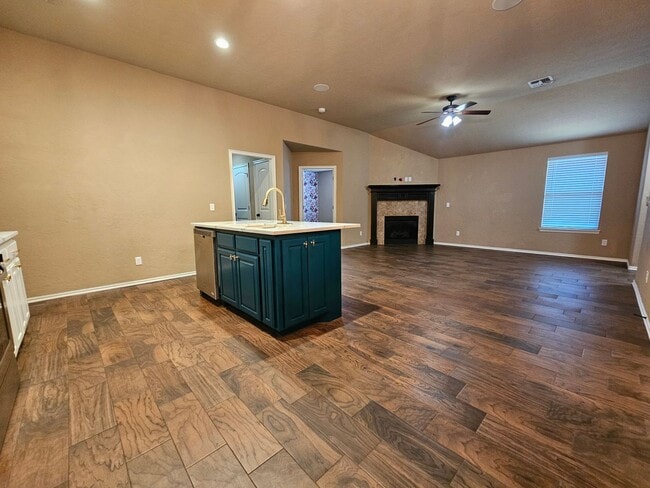 Photo - (3) Bed/(2) Bath in SW Moore Avail Early June!